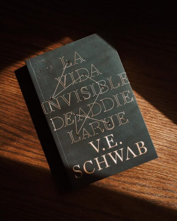 libro3 La Vida invisible de Addie LaRue